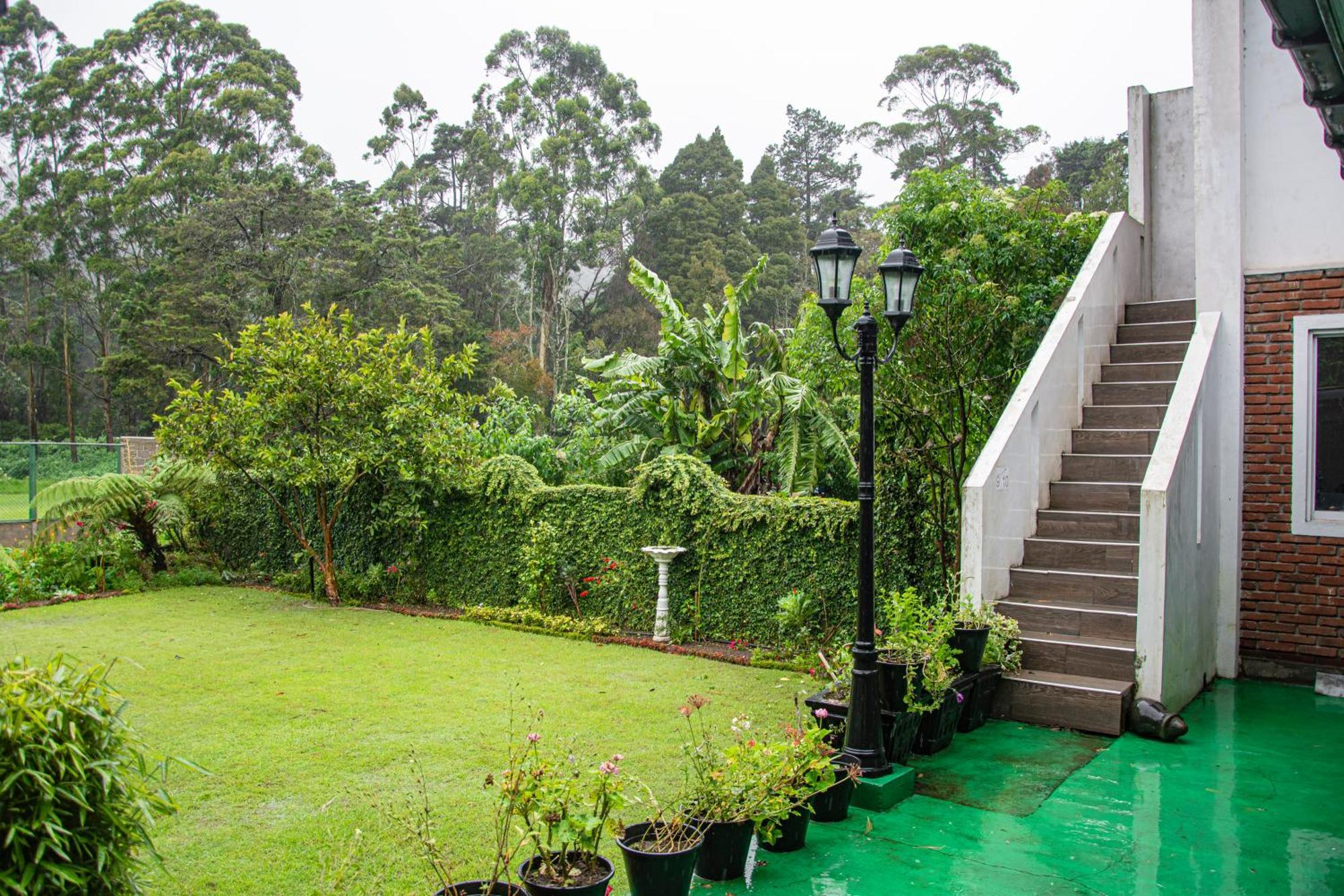The Golf Green City Bungalow Нувара-Элия Экстерьер фото
